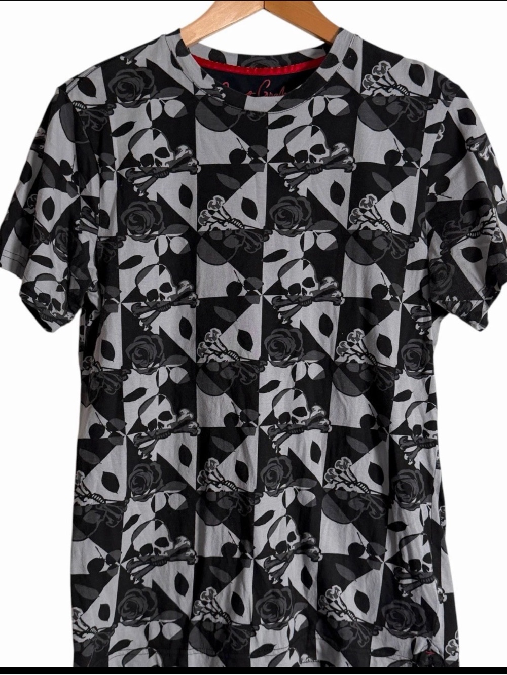 Robert Graham T-Shirt Mens Size Small Black AOP Skulls Rose Short Sleeve Cotton